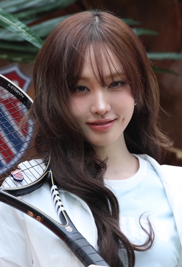 Лиз из IVE на открытии магазина K-SWISS