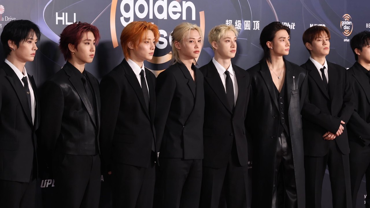 Восемь участников Stray Kids на Golden Disc Awards, январь 2026 года