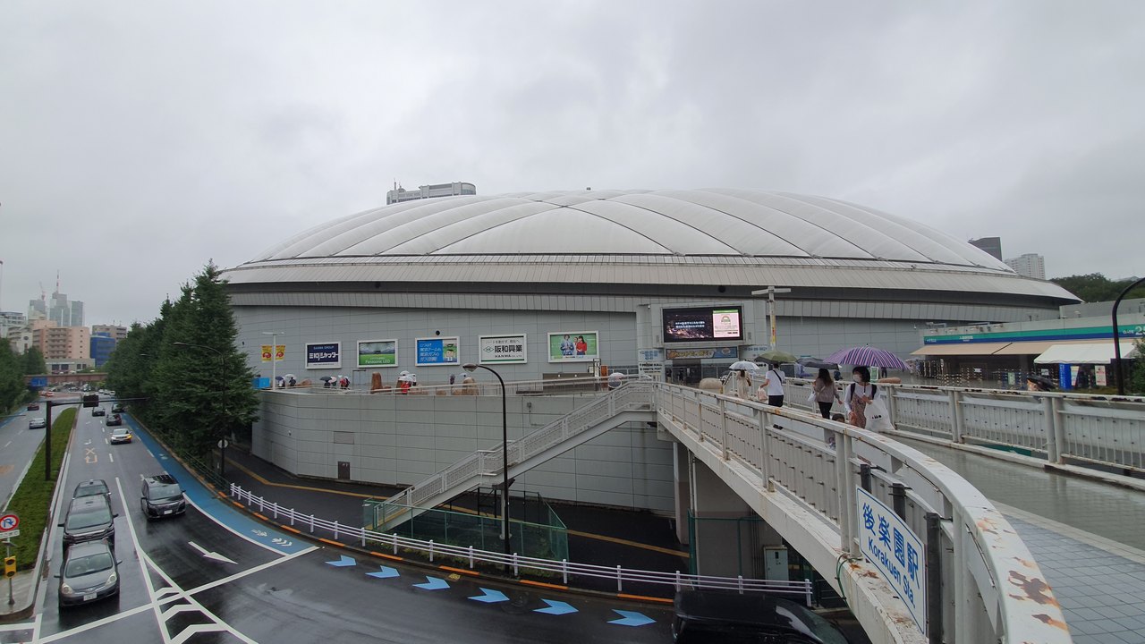 Стадион Tokyo Dome в Токио