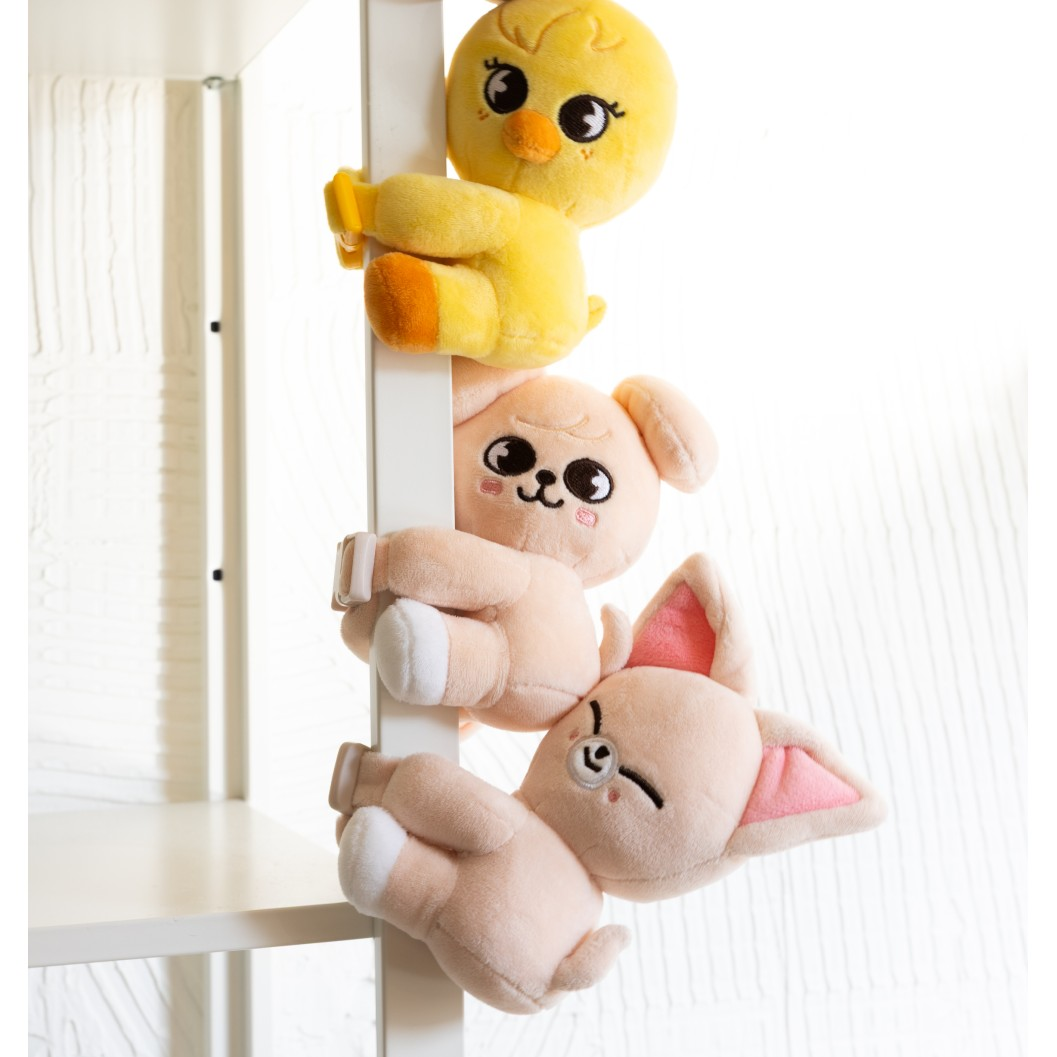 Игрушки SKZOO STRAP PLUSH: BbokAri, PuppyM и FoxI.Ny на полке